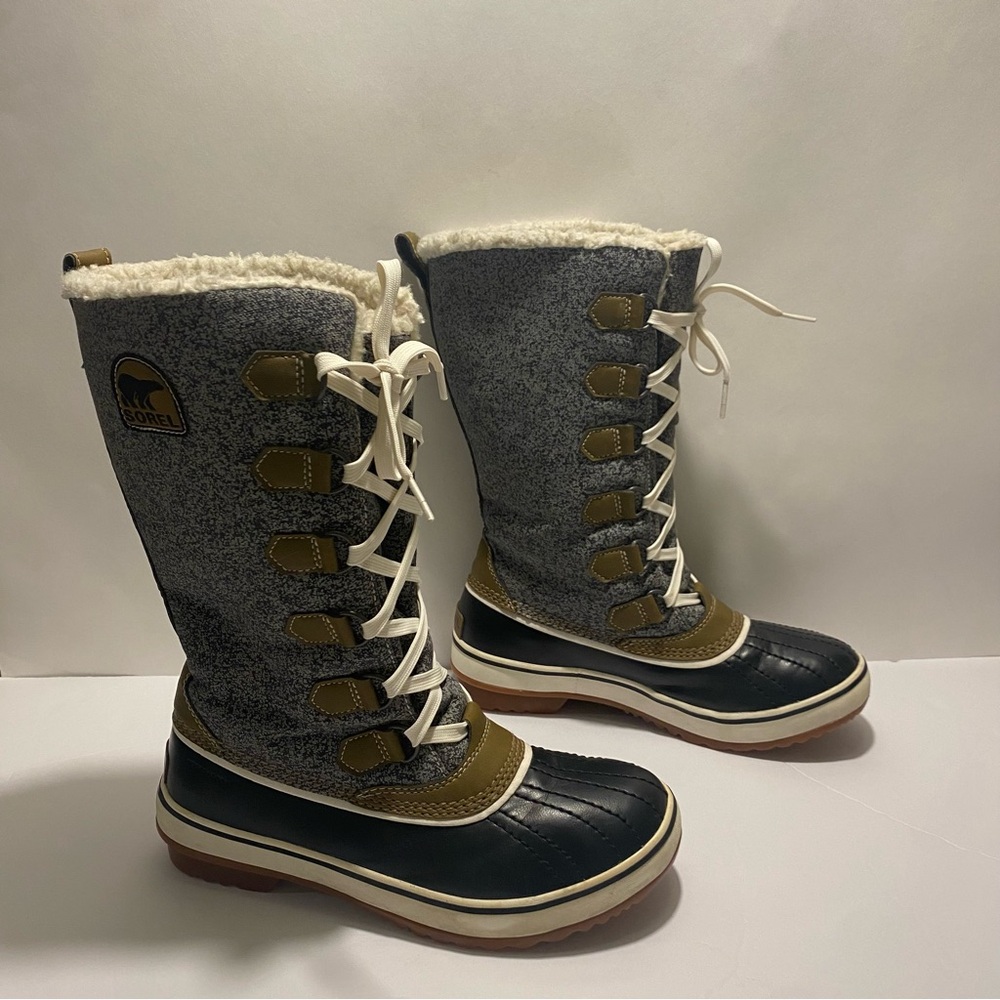 Sorel Women's Lace-Up Winter Boots - Black, Brown, and Gray